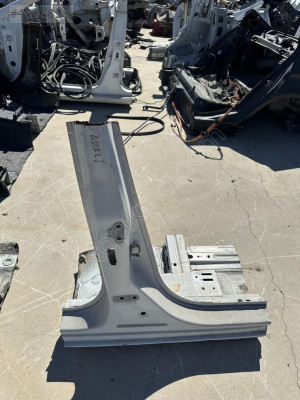 OPEL ASTRA J SAĞ MARŞPİYEL ORTA DİREK
