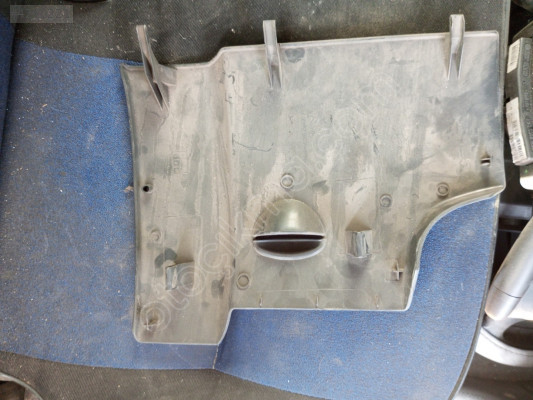 Peugeot partner direksiyon alt sigorta kutu kapağı