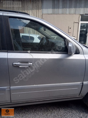 KİA SORENTO EX 4X4 SAĞ ÖN KAPI ORJİNAL ÇIKMA