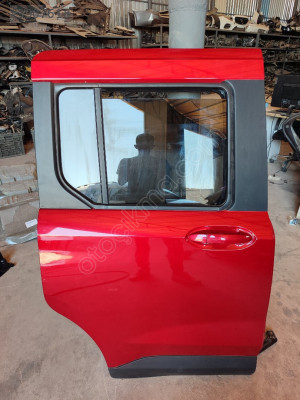 Ford Tourneo Courier Sağ Arka Kapı Dolu Hatasız kırmızı