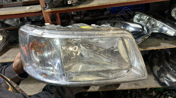 Volkswagen T5 sağ far