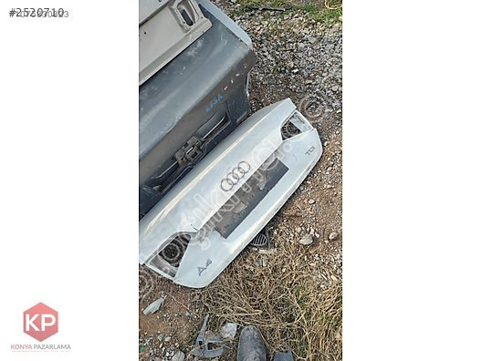 Audi A4 bagaj kapağı