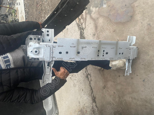 FORD COURIER TAMPON DEMİRİ 2024 ORJİNAL ÇIKMA