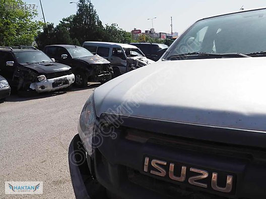 Isuzu Dmax Euro 4 Çamurluk