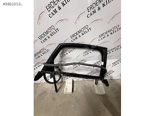 AUDİ A4 ARKA KAPI ÇERÇEVESİ SAĞ