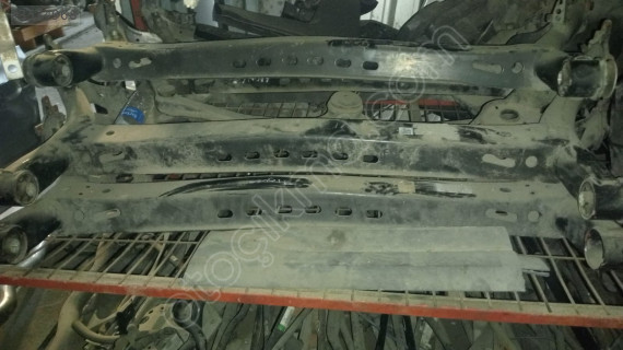 VW Tiguan için Çıkma Arka Dingil Parçası