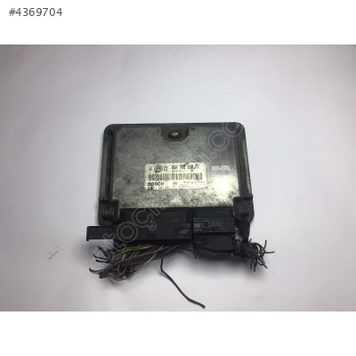 Volkswagen Golf 2.0 Motor Beyni M5.9.2 0261206261 06A906018FK