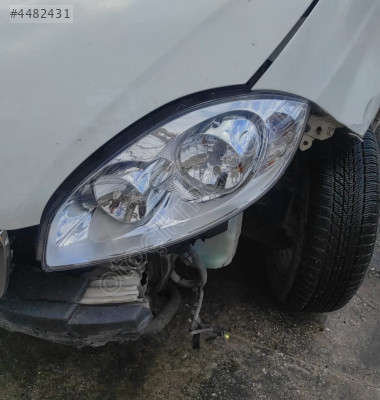 FİAT LİNEA SOL ÖN FAR ÇIKMA