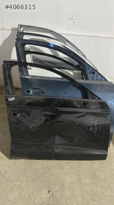 Audi A3 sedan 13-19  sağ ön kapı ufak hasarlı