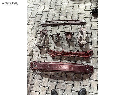 Toyota yaris panel tampon demiri ayaklar