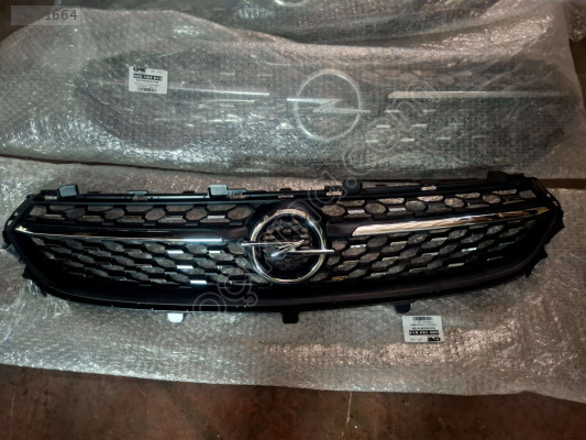 ÖZMEN OPEL CORSA F ÖN PANJUR AMBLEMİ KOMPLE