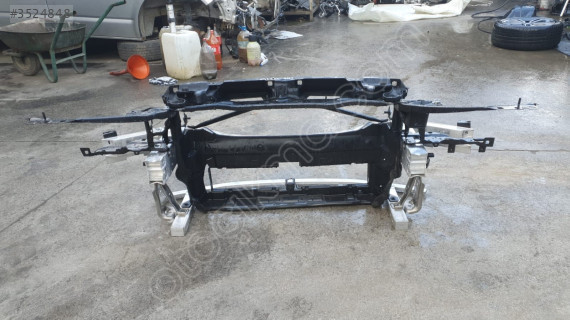 bmw 1 f40 2023 ön panel (tampon demiri hariç-son fiyat)