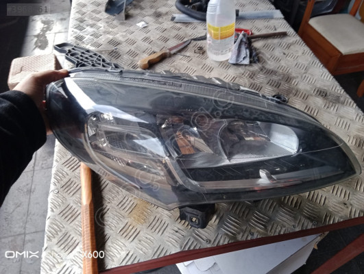 Fiat Doblo4 sağ ön far siyah zemin orijinal