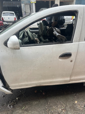 DACİA SANDERO SOL ÖN KAPI