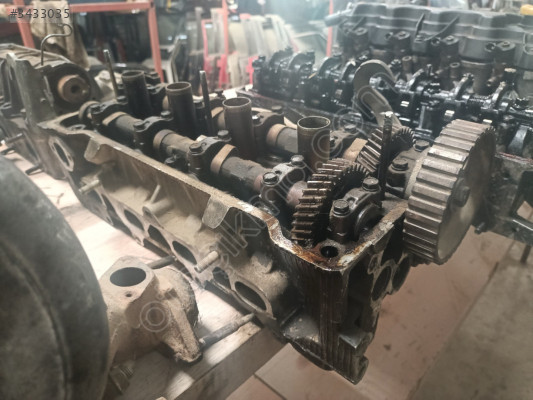 TOYOTA COROLLA 1.6 SİLİNDİR KAPAĞI