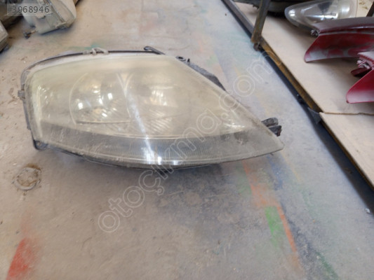 Citroen C3 sağ ön far