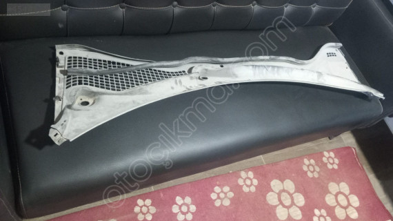 Fiat Egea Ön Cam Izgarası 520992140E