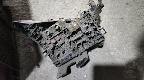 Subaru legacy sigorta kutusu