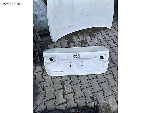 Corolla bagaj kapağı