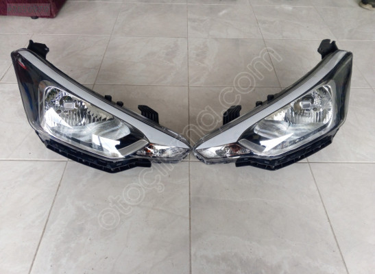 İ20 MERCEKSİZ SAĞ SOL FAR