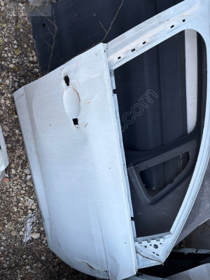 Ford Focus 3-3.5 sağ ön kapı 2017