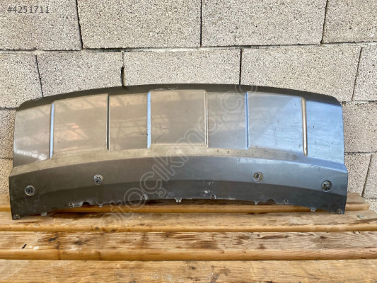 LR072270 RANGE ROVER VOGUE ÖN TAMPON ÇEKİ DEMİR KAPAĞI