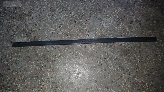 Bmw E34 sol ön kapı çıtası