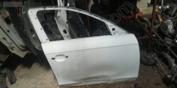 Audi A4 B8 sag ön kapı çıkma