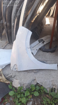 Peugeot 208 sağ ön çamurluk
