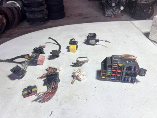 DACİA LOGAN 2011  1.4 BENZİN Lİ MOTOR TESİSAT ROLE LERİ ÇIKMA ORJ