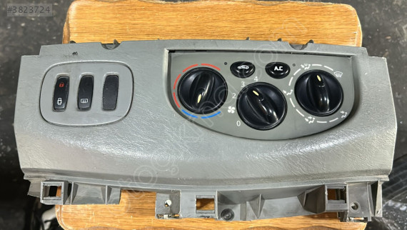 RENAULT TRAFİK 2 KLİMA KONTROL PANELİ