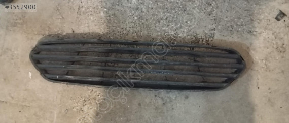 FORD COURİER ORJİNAL ÇIKMA ÖN TAMPON IZGARASI