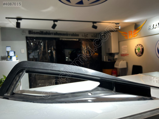3G0853666K VW PASSAT B9 2019-2021 SAĞ SİS KAPAĞI PÜTÜRLÜ TİP