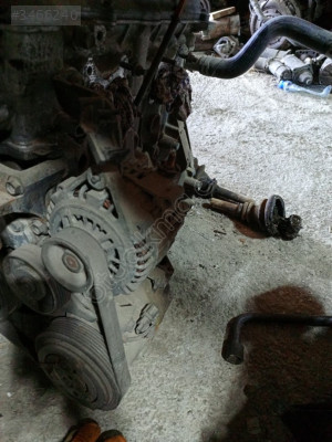 Nissan Primera şarj dinamosu