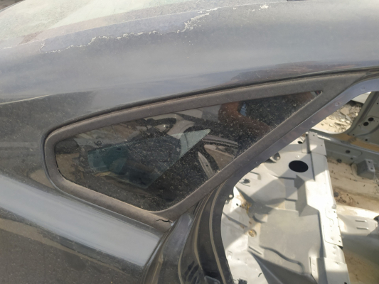 ÇIKMA VOLVO S40 SAĞ ARKA KELEBEK CAMI