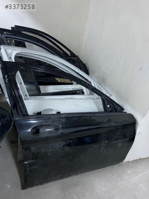 BMW 3 SERİSİ G20 SAĞ ÖN KAPI - ÖZIŞIK ÇIKMA PARÇA