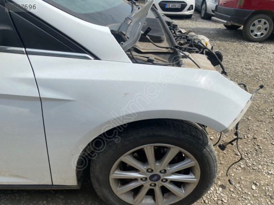 FORD FOCUS SAĞ ÖN ÇAMURLUK