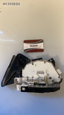5K4839016F Skoda Yeti 2012 sağ arka kapı kilidi
