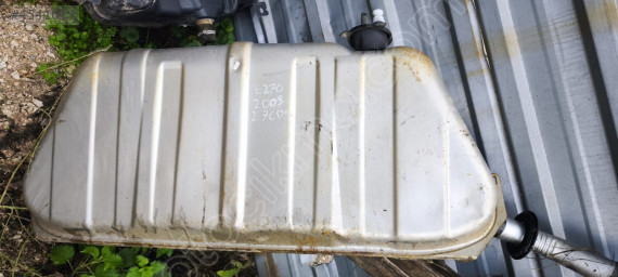 Merceds e270 CDi Yakıt Deposu