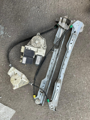 Citroen C5 2006 Sol Ön Cam Krikosu