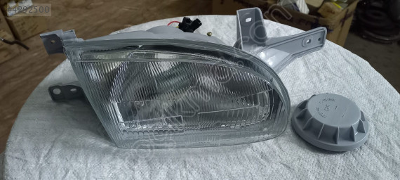 Accent (yumurta kasa) sağ far OEM 9210222300 sıfır yan sanayi