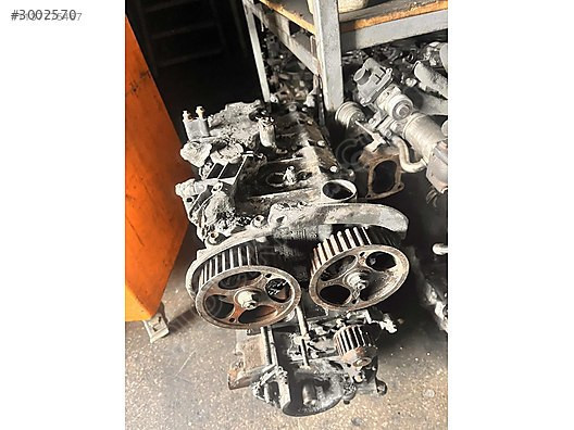 RENAULT CLIO 1.4 16V SİLİNDİR KAPAĞI