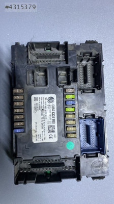 00521337100 FİAT EGEA BODY CONTROL SİGORTA KUTUSU 28604959 249C50
