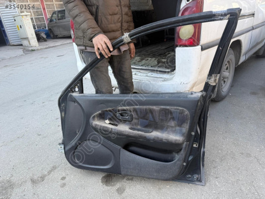 MİTSUBİSHİ CARİSMA SAĞ ÖN KAPI DIŞ AÇMA KOLU 96-03 MODEL