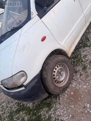 Nissan vanetta sol ön çamurluk