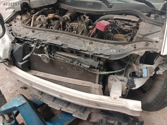 RENAULT MEGANE 2 RADYATÖR SETİ ÇIKMA