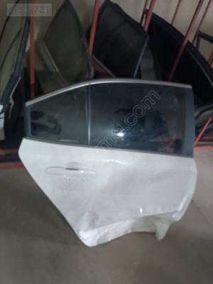 Corolla 2021 sağ arka kapı iç malzemeleri