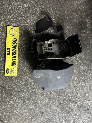 VECTRA C AKÜ KUTUSU ALT PLASTİK SİGORTA KUTUSU