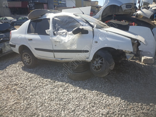 Renault Clio Sağ ön kapı