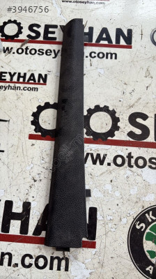 1K0868223A vw golf 6 orta konsol sol yan alt kaplaması